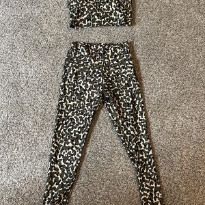 Stylish Leopard Print Women's Activewear Set